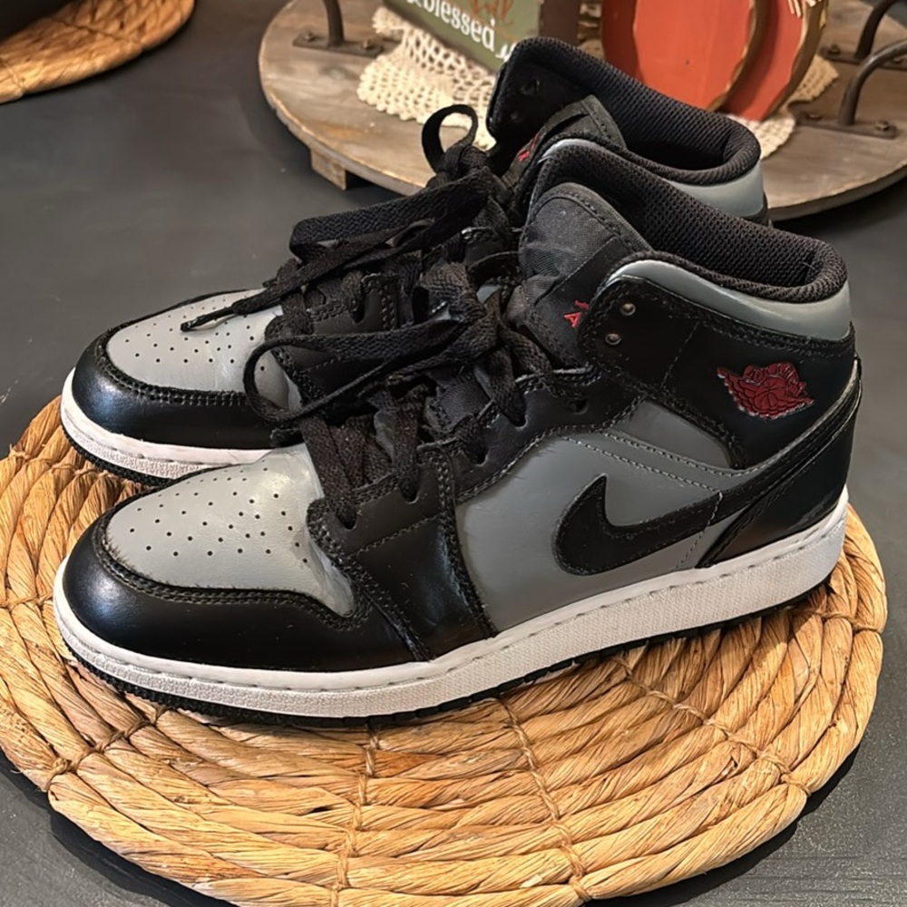 Big Boys Nike Air Jordan 1 Mid PS Shadow Red Black Particle Grey 6Y